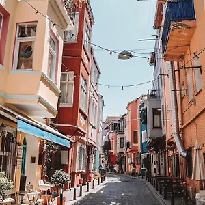 Your House In Balat Apartment